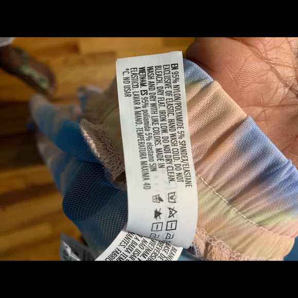 Forever 21 swim cover up skirt. - Picture 7 of 7